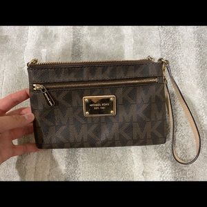 Michael Kors signature Large Wristlet